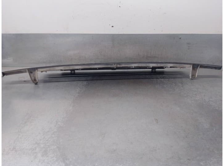 Recambio de rejilla delantera para renault 5 (b/c40) 1.0 referencia OEM IAM 7700777015 2