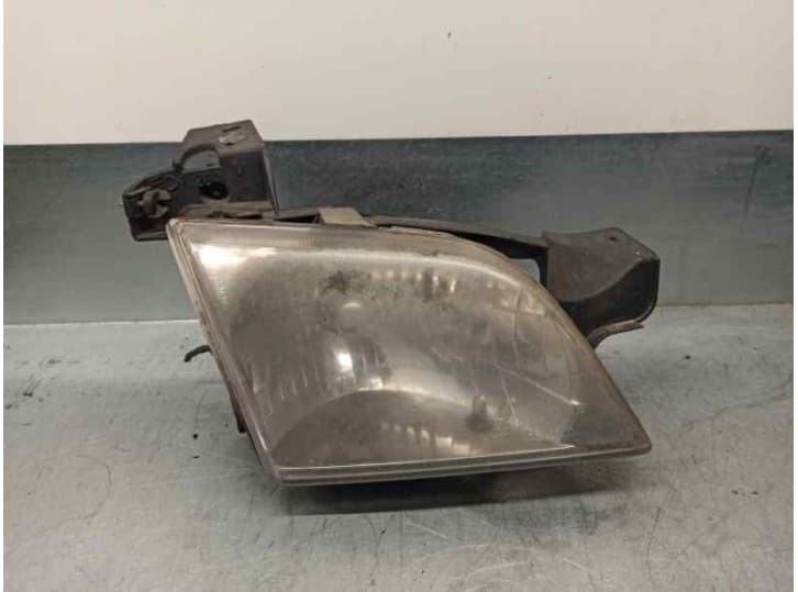 Recambio de faro derecho para opel sintra (apv) 2.2 dti referencia OEM IAM 16521698A