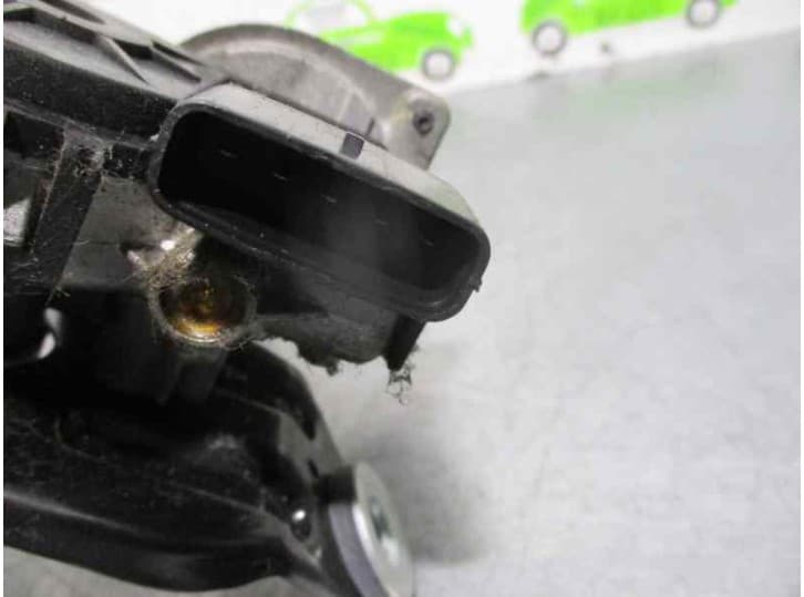 Recambio de motor limpia delantero para kia cee'd sw (ed) 2.0 crdi 140 referencia OEM IAM 4