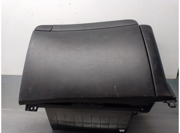 Recambio de guantera para kia soul ii (ps) 1.6 gdi referencia OEM IAM 84510B2210EQ