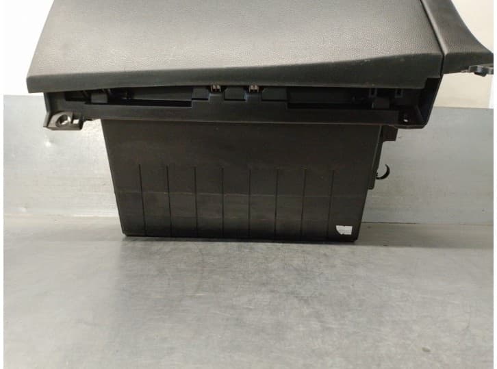 Recambio de guantera para kia soul ii (ps) 1.6 gdi referencia OEM IAM 84510B2210EQ 2