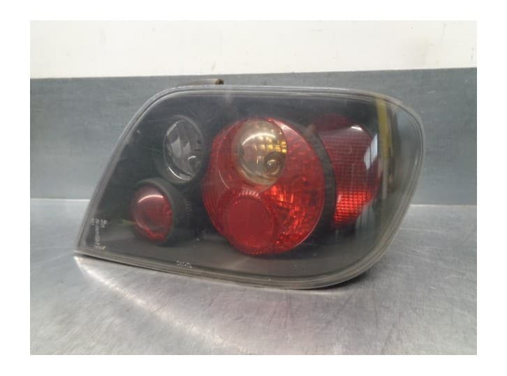 Recambio de piloto trasero derecho para citroën xsara (n1) 1.6 i referencia OEM IAM 6351J5 2