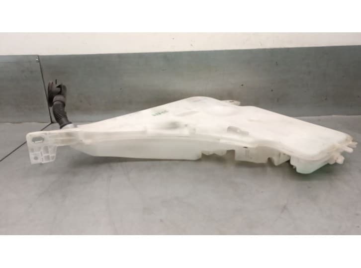 Recambio de deposito limpia para bmw 1 (f20) 116 d referencia OEM IAM 7241673 61667241674 2