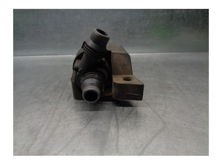 Recambio de bomba agua para bmw x5 (e53) 3.0 d referencia OEM IAM 419538 30953100