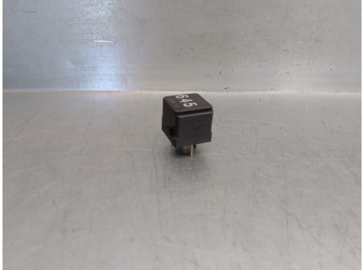 Recambio de rele para audi a5 sportback (8ta) 2.0 tdi referencia OEM IAM 4H0951253A