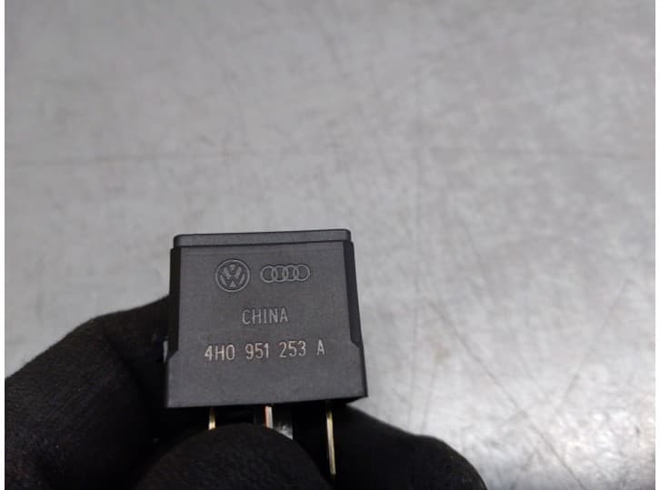 Recambio de rele para audi a5 sportback (8ta) 2.0 tdi referencia OEM IAM 4H0951253A 4