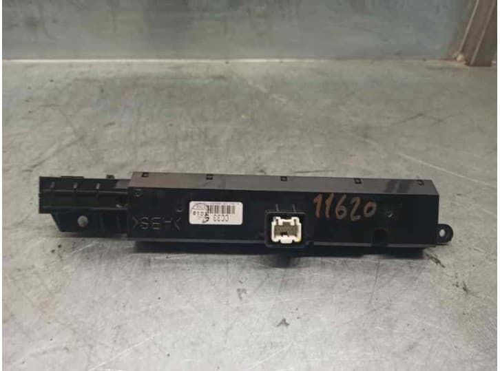 Recambio de pantalla multifuncion para mazda 5 (cr) 2.0 cd (cr19) referencia OEM IAM CC33B 3