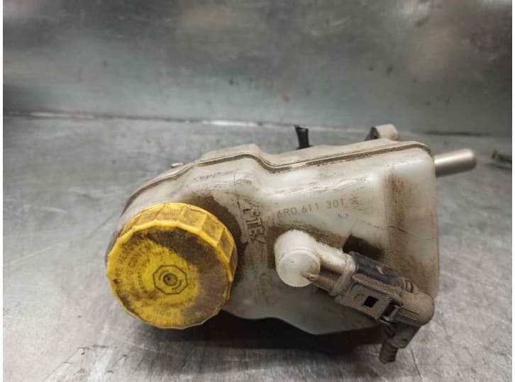 Recambio de bomba freno para seat ibiza iv (6j5, 6p1) 1.2 referencia OEM IAM 6R0611301A