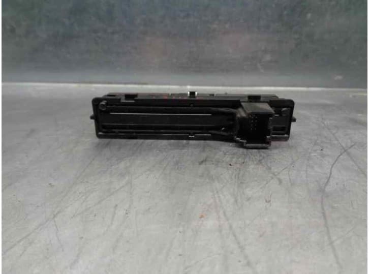 Recambio de warning para opel insignia a (g09) 2.0 cdti (68) referencia OEM IAM 13324595 2