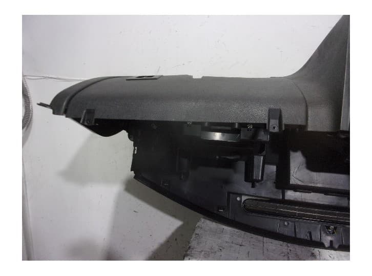 Recambio de salpicadero para chevrolet hhr 2.4 referencia OEM IAM 25871310 NEGRO 7
