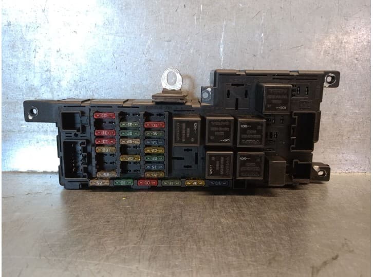 Recambio de caja reles / fusibles para volvo s60 i (384) d5 referencia OEM IAM 518828108