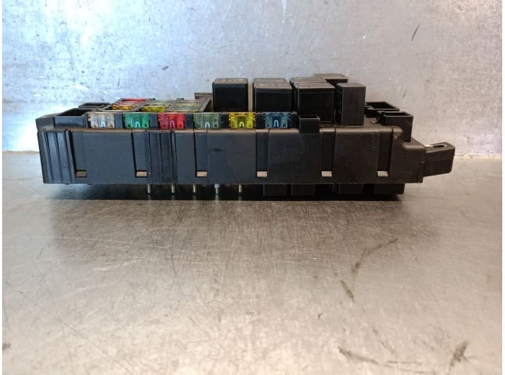 Recambio de caja reles / fusibles para volvo s60 i (384) d5 referencia OEM IAM 518828108 4