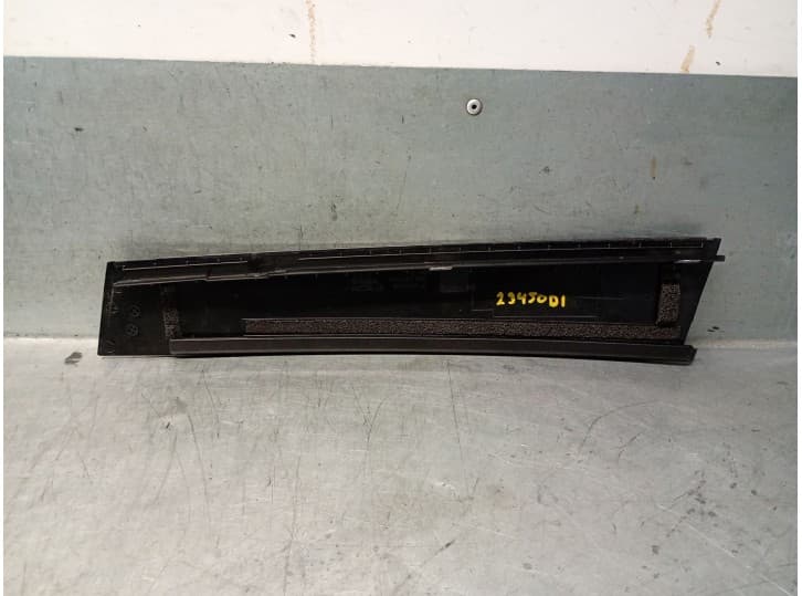 Recambio de moldura para opel corsa f (p2jo) 1.2 (68) referencia OEM IAM 39222096 39222096 2