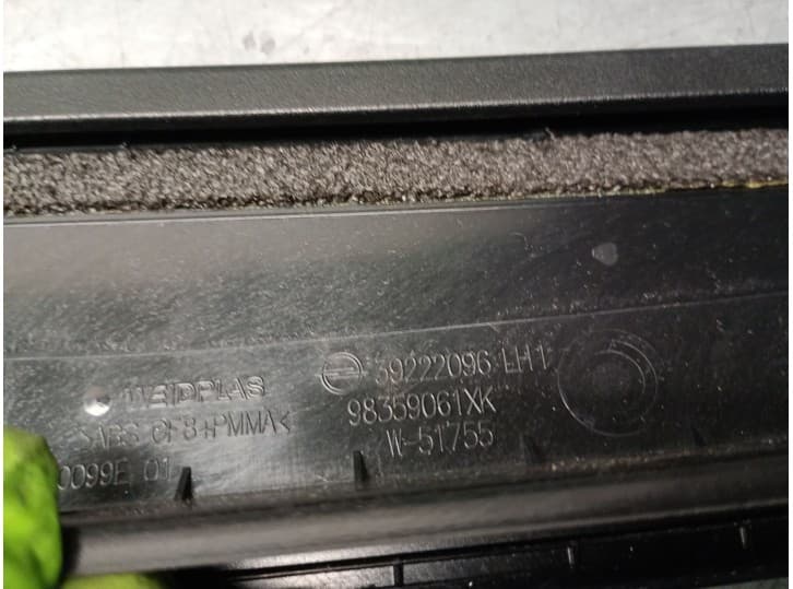 Recambio de moldura para opel corsa f (p2jo) 1.2 (68) referencia OEM IAM 39222096 39222096 4
