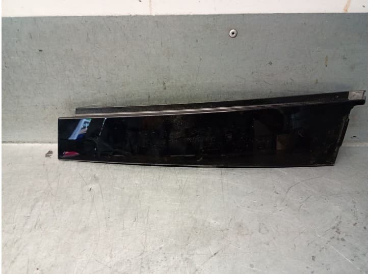 Recambio de moldura para opel corsa f (p2jo) 1.2 (68) referencia OEM IAM 39222099 39222099