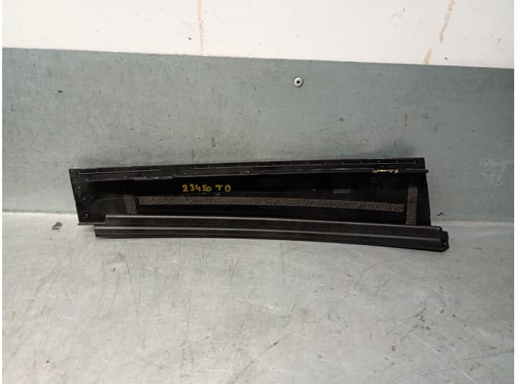 Recambio de moldura para opel corsa f (p2jo) 1.2 (68) referencia OEM IAM 39222099 39222099 2
