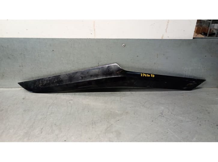 Recambio de moldura para opel corsa f (p2jo) 1.2 (68) referencia OEM IAM 39180812 39180812