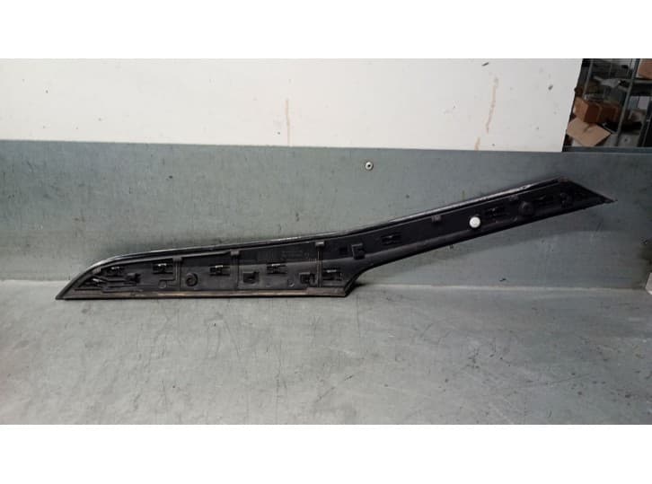 Recambio de moldura para opel corsa f (p2jo) 1.2 (68) referencia OEM IAM 39180812 39180812 2