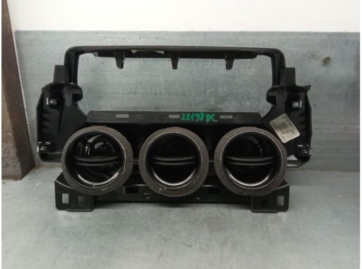 Recambio de aireador para nissan juke (f16_) 1.0 referencia OEM IAM 682606PA0A 687506PA0A 2