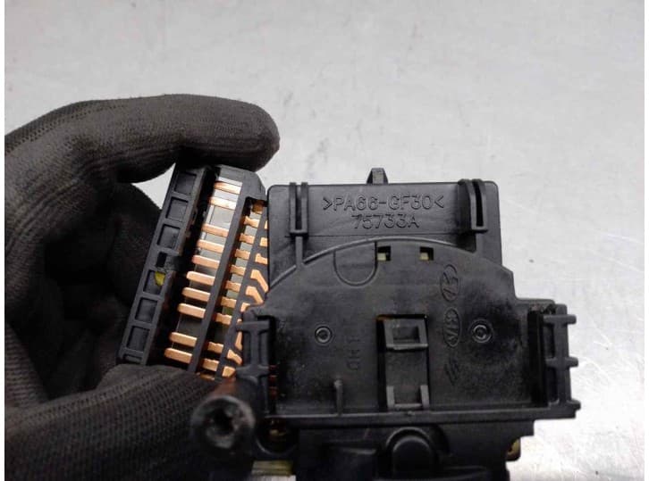 Recambio de mando limpia para kia rio ii (jb) 1.5 crdi referencia OEM IAM 75733A 6