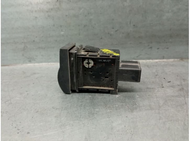 Recambio de interruptor para ford ranger (et) 2.5 tddi referencia OEM IAM UB9F66510 2