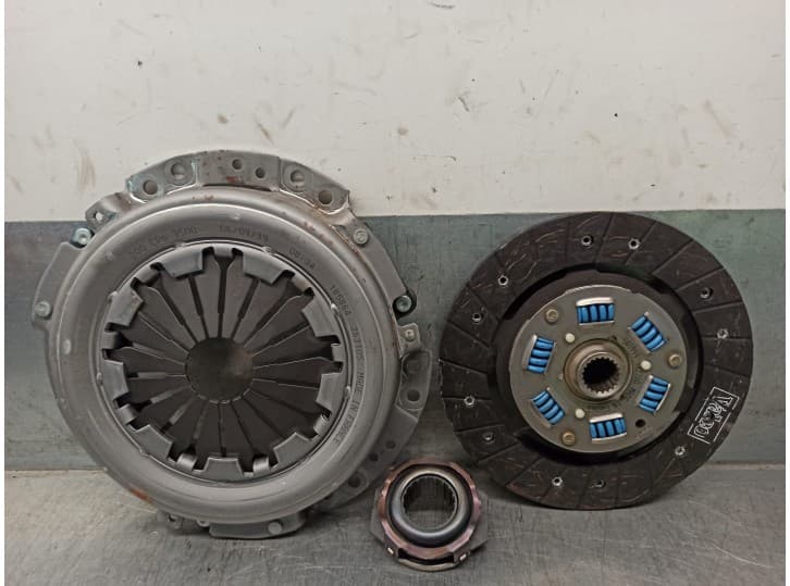 Recambio de kit embrague para renault 18 referencia OEM IAM 185864 185864 VALEO