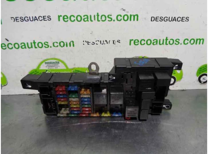 Recambio de caja reles / fusibles para volvo s80 i (184) 2.4 referencia OEM IAM 518829007