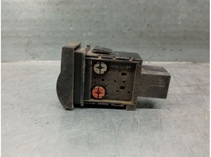Recambio de interruptor para ford ranger (et) 2.5 tddi referencia OEM IAM UC3R66440 2