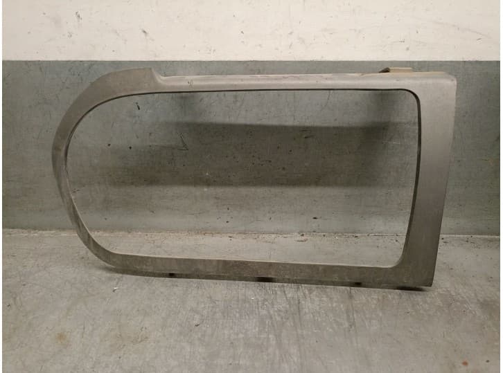 Recambio de cerquillo faro para renault 12 familiar gtl 847-98 referencia OEM IAM 31210