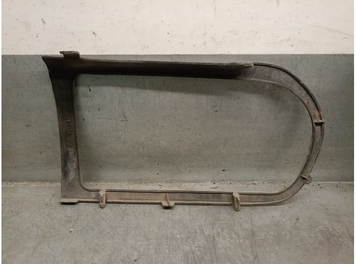 Recambio de cerquillo faro para renault 12 familiar gtl 847-98 referencia OEM IAM 31210 2