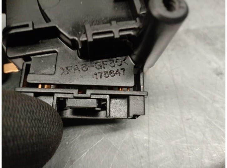 Recambio de mando limpia para toyota yaris (_p1_) 1.3 (scp12_, scp13_) referencia OEM IAM 173647 4