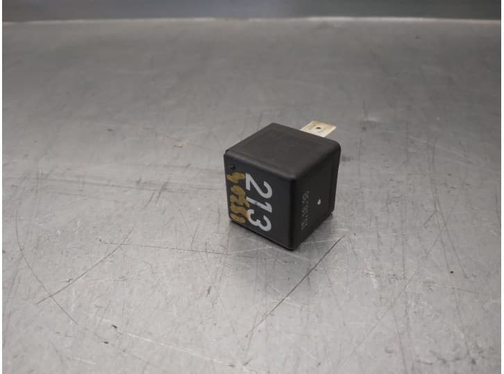 Recambio de rele para audi a4 b5 avant (8d5) 2.5 tdi referencia OEM IAM 443951253J