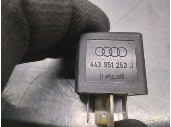 Recambio de rele para audi a4 b5 avant (8d5) 2.5 tdi referencia OEM IAM 443951253J 3