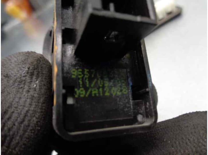 Recambio de interruptor para peugeot 1007 (km_) 1.4 referencia OEM IAM 96570331XT 3