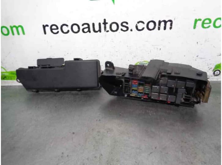 Recambio de caja reles / fusibles para volvo s80 i (184) 2.5 tdi referencia OEM IAM 9494210