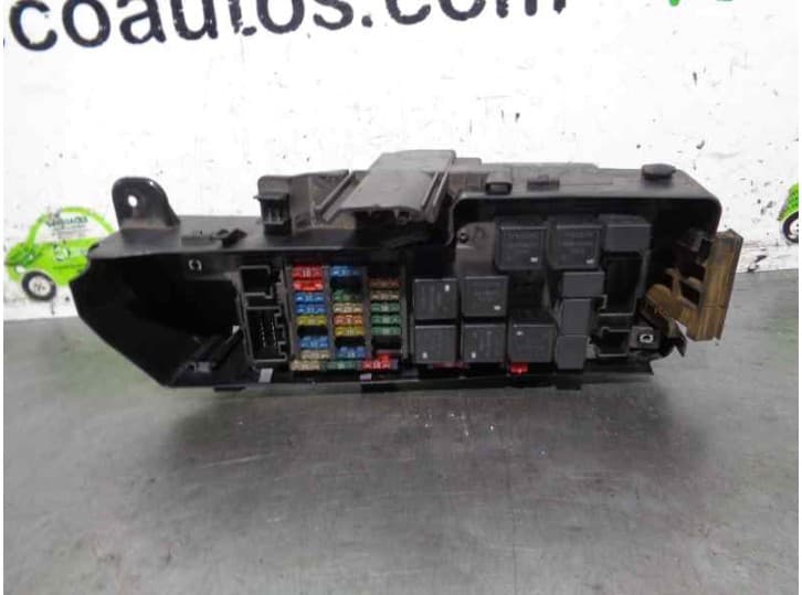Recambio de caja reles / fusibles para volvo s80 i (184) 2.5 tdi referencia OEM IAM 9494210 2