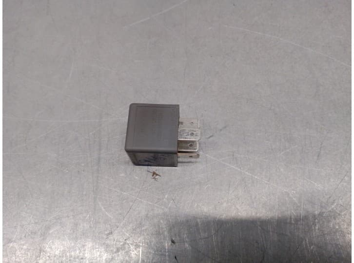 Recambio de rele para seat toledo ii (1m2) 1.9 tdi referencia OEM IAM 1J0906381A