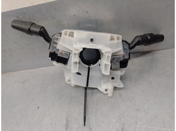 Recambio de mando luces para mazda 5 (cr) 2.0 cd (cr19) referencia OEM IAM CC6817E675 2