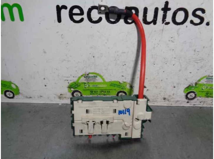 Recambio de caja reles / fusibles para bmw 5 (e39) 523 i referencia OEM IAM 61138367768 2
