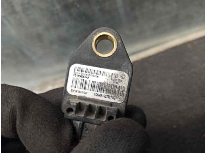 Recambio de sensor impacto para dodge nitro 2.8 crd 4wd referencia OEM IAM P04896061AA 4