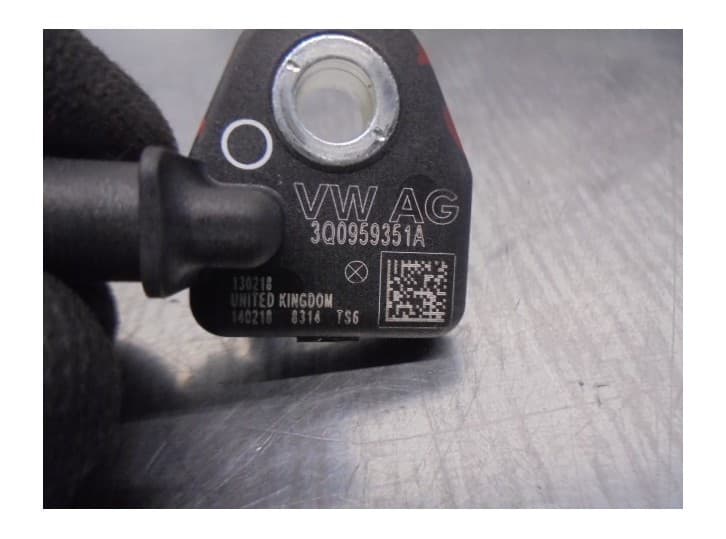 Recambio de sensor impacto para seat leon st (5f8) 2.0 tdi referencia OEM IAM 3Q0959351A 4