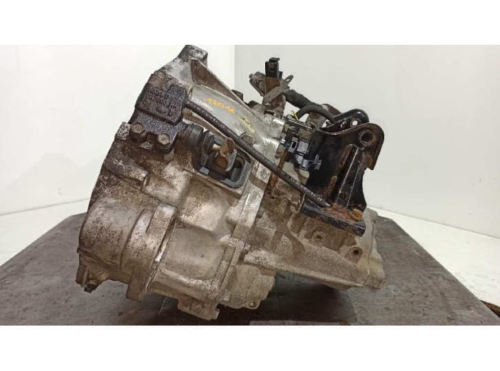 Recambio de caja cambios para nissan x-trail i (t30) 2.2 dci referencia OEM IAM YD4  8H52 2
