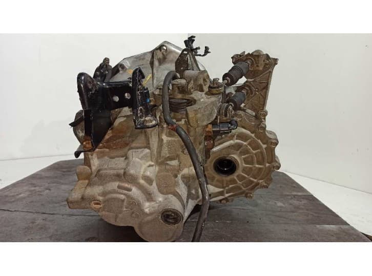 Recambio de caja cambios para nissan x-trail i (t30) 2.2 dci referencia OEM IAM YD4  8H52 3