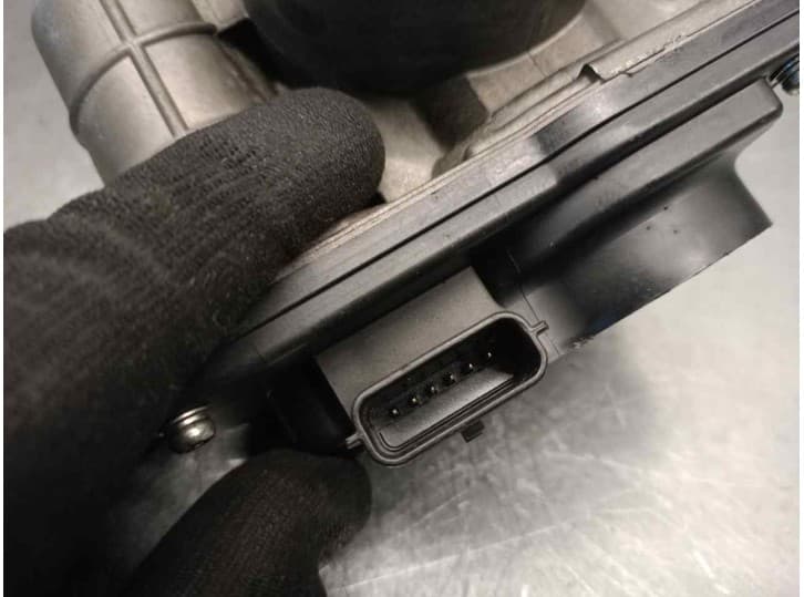 Recambio de caja mariposa para infiniti fx 37 awd referencia OEM IAM 16119JK20A 4