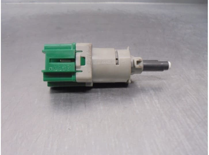 Recambio de interruptor para citroën c3 iii (sx) 1.2 vti 82 referencia OEM IAM 9818232480 2
