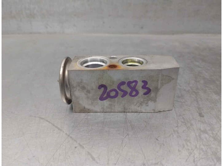Recambio de valvula expansion para infiniti fx 37 awd referencia OEM IAM 922006N205 3