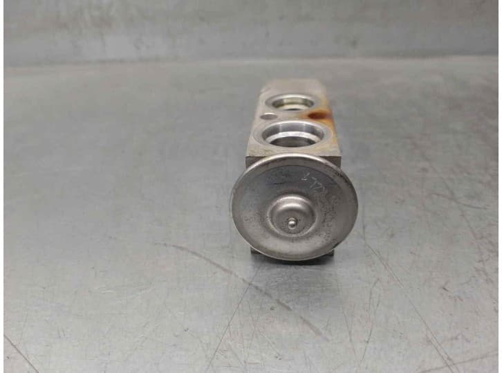 Recambio de valvula expansion para infiniti fx 37 awd referencia OEM IAM 922006N205 4