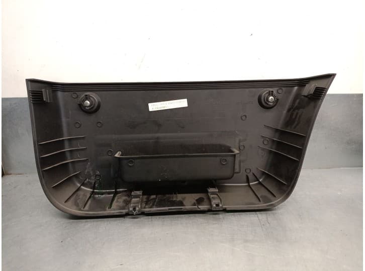 Recambio de moldura para hyundai h350 furgoneta 2.5 crdi referencia OEM IAM 8238559010 2