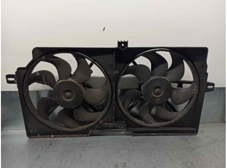 Recambio de electroventilador para opel sintra (apv) 2.2 dti referencia OEM IAM 24005988