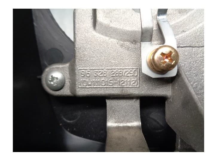 Recambio de volante para daewoo evanda (klal) 2.0 referencia OEM IAM 95828289 96328290 5